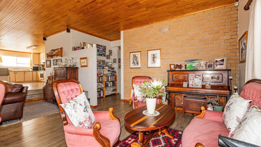 4 Bedroom Property for Sale in Perlemoenbaai Western Cape